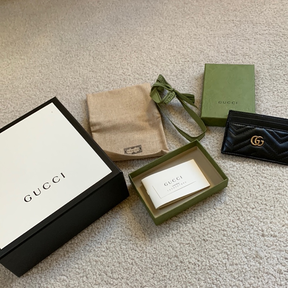 New  authentic Gucci leather card holder